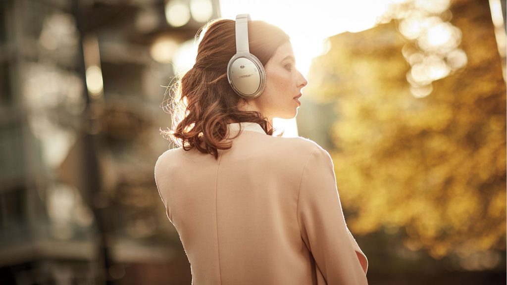 Beste Noise Cancelling Headphone voor op reis Bose QuietComfort 35 C